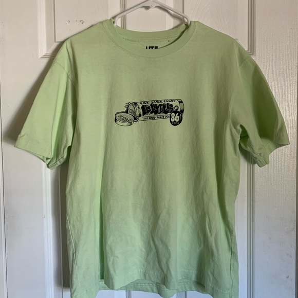 Uniqlo UT Graphic T-Shirt - Picture 1 of 4